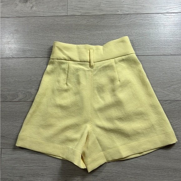 Wilfred Paperbag Short High-waisted Yellow shorts - Picture 3 of 12